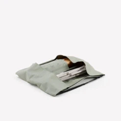 Quechua TABLE DE CAMPING COMPACTE 4/6 PERSONNES - PLATEAU BOIS - POCHE DE RANGEMENT -Camping Fournitures Boutique table de camping compacte 46 personnes plateau bois poche de rangement 3